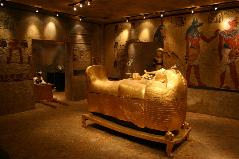 Replica of King Tut’s tomb at Luxor, January 2006; the earlier exhibition, not the 2022 installation.