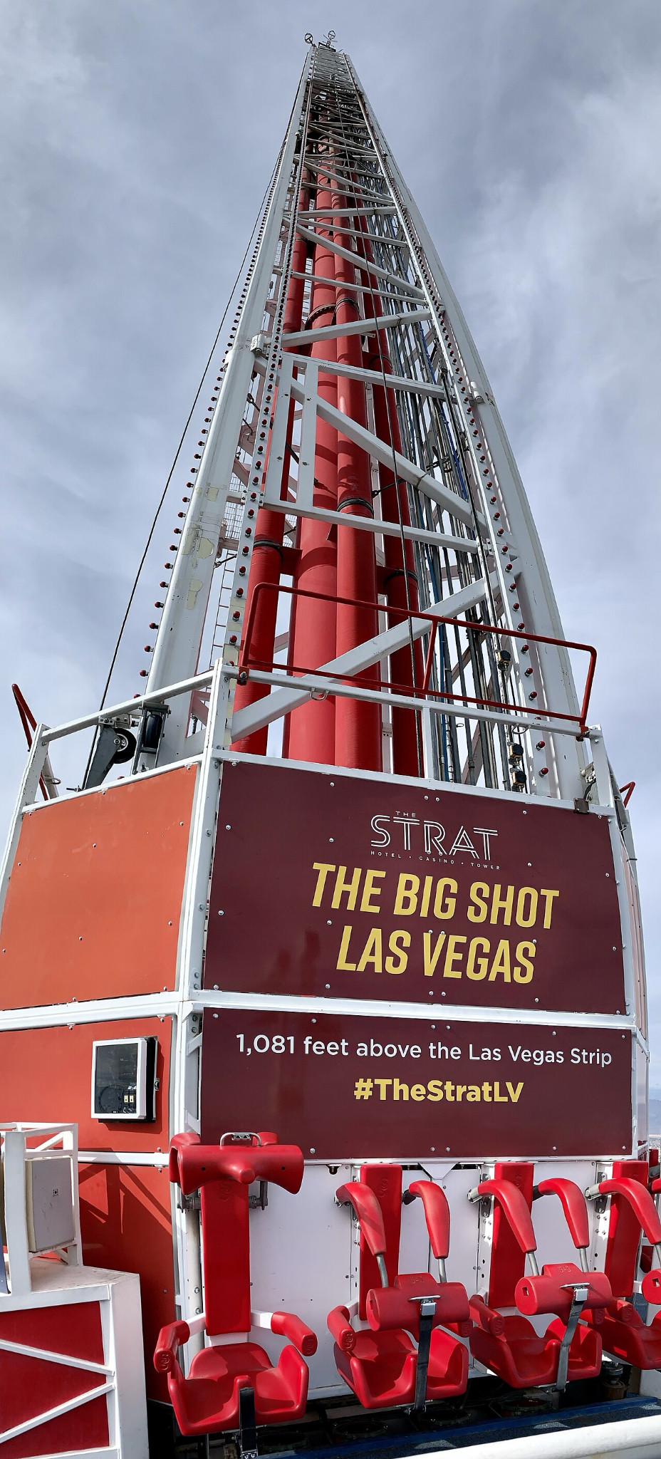 The Big Shot’s red seats and vertical ride structure at the STRAT.