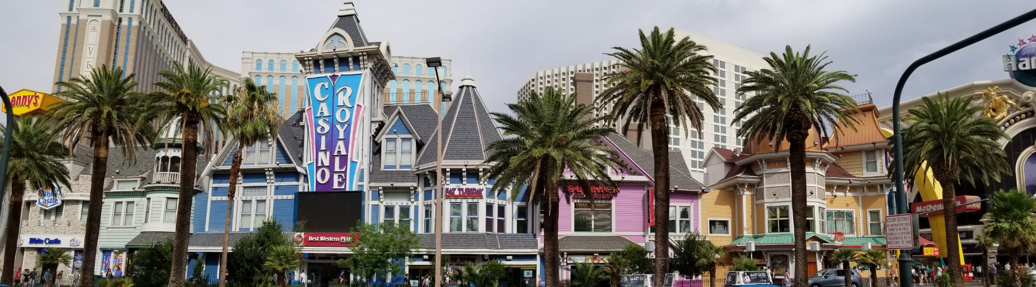 Low Casino Royale frontage, with White Castle signs visible on the left, in 2018.