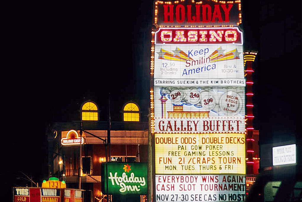 Holiday Casino and Holiday Inn signs in September 1989, before the Harrah's renaming.